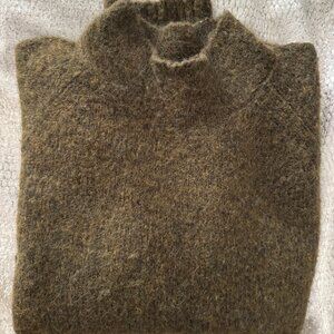 BANANA REPUBLIC (FW 2024) Alpaca-Wool Blend Crew-Neck Sweater - Sz Med Olive